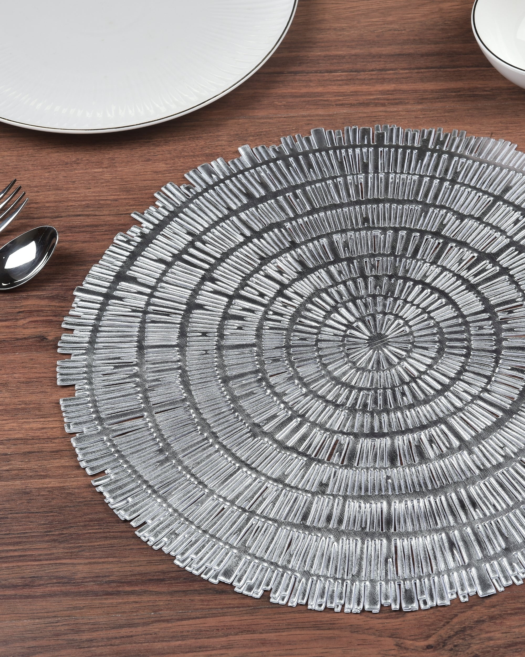 Premsons® Round Table Mat – Elegant Woven Metallic Placemat | Washable, Wipeable, Non-Slip & Heat-Resistant | Stylish Table Mat for Dining, Kitchen, Wedding & Party Décor – Silver