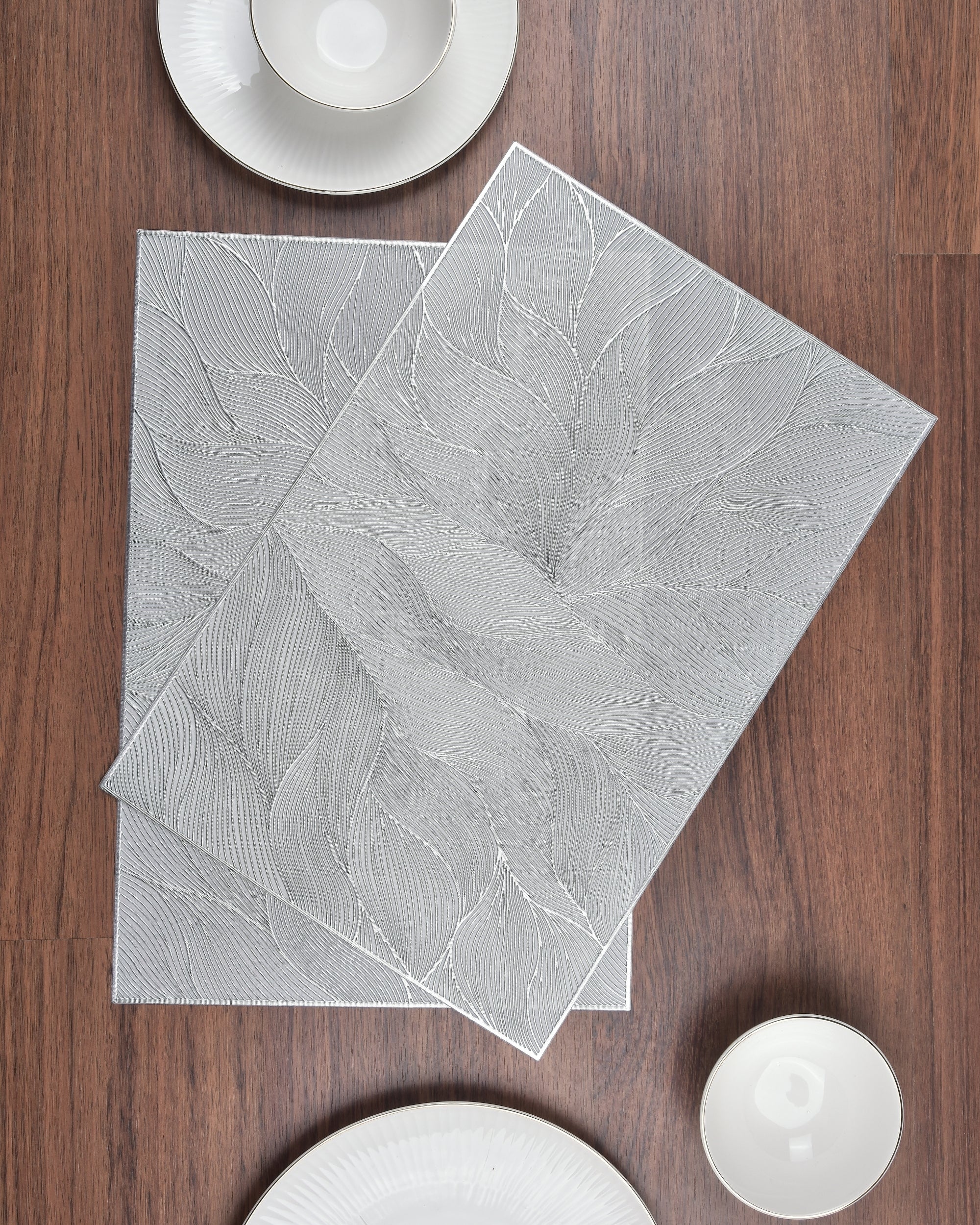 Premsons® Modern Floral Design Rectangle Metallic Placemats – Washable, Wipeable, Non-Slip & Stain-Resistant Hollow Table Mats for Dining, Kitchen, Wedding & Party Decoratio