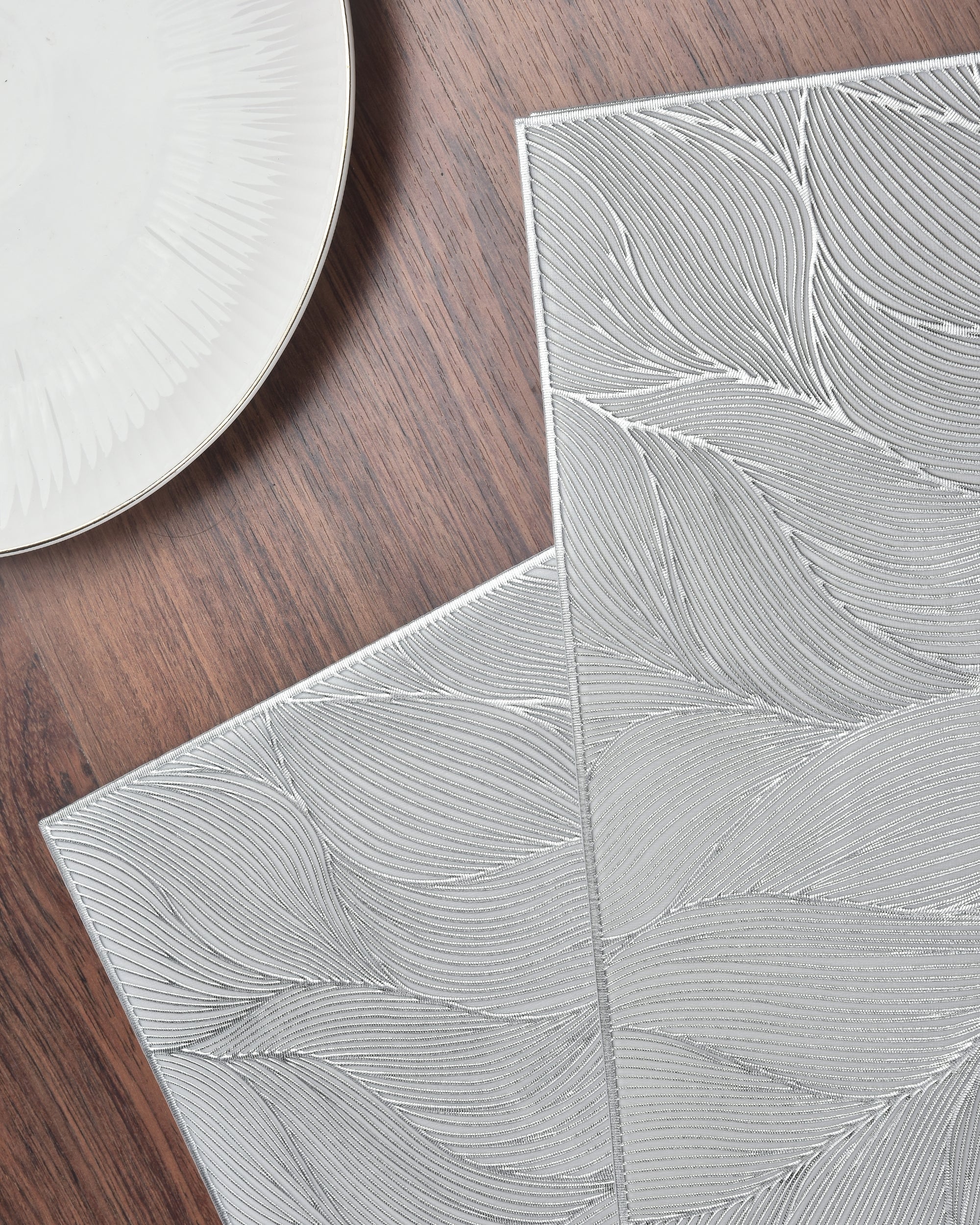 Premsons® Modern Floral Design Rectangle Metallic Placemats – Washable, Wipeable, Non-Slip & Stain-Resistant Hollow Table Mats for Dining, Kitchen, Wedding & Party Decoratio