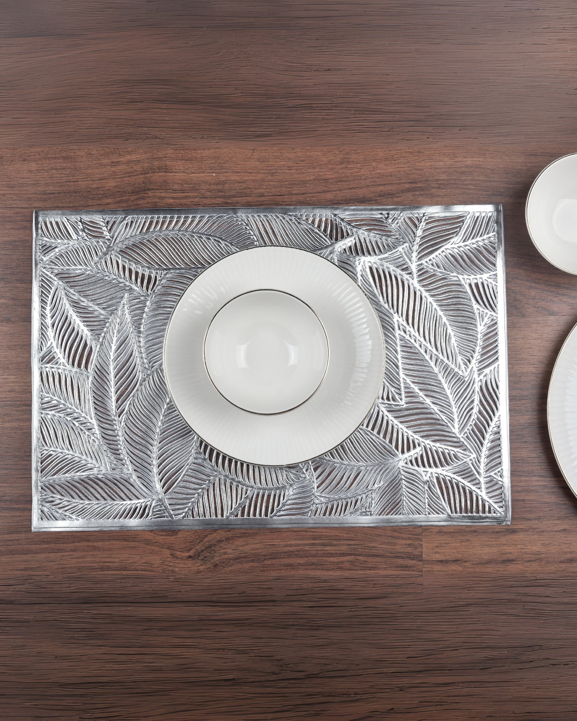 Premsons® Modern Silver Leaf Design Rectangle Metallic Placemats – Washable, Wipeable, Non-Slip & Stain-Resistant Hollow Table Mats for Dining, Kitchen, Wedding & Party Decoration