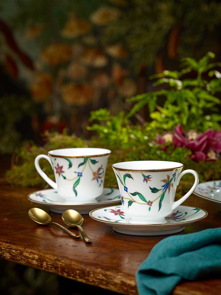 Bountiful Garden Porcelain Dinnerware Set – 21-Piece Formal Dinner Set with Peacock Accents & Gold Lining for 6