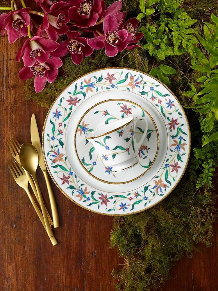 Bountiful Garden Porcelain Dinnerware Set – 21-Piece Formal Dinner Set with Peacock Accents & Gold Lining for 6