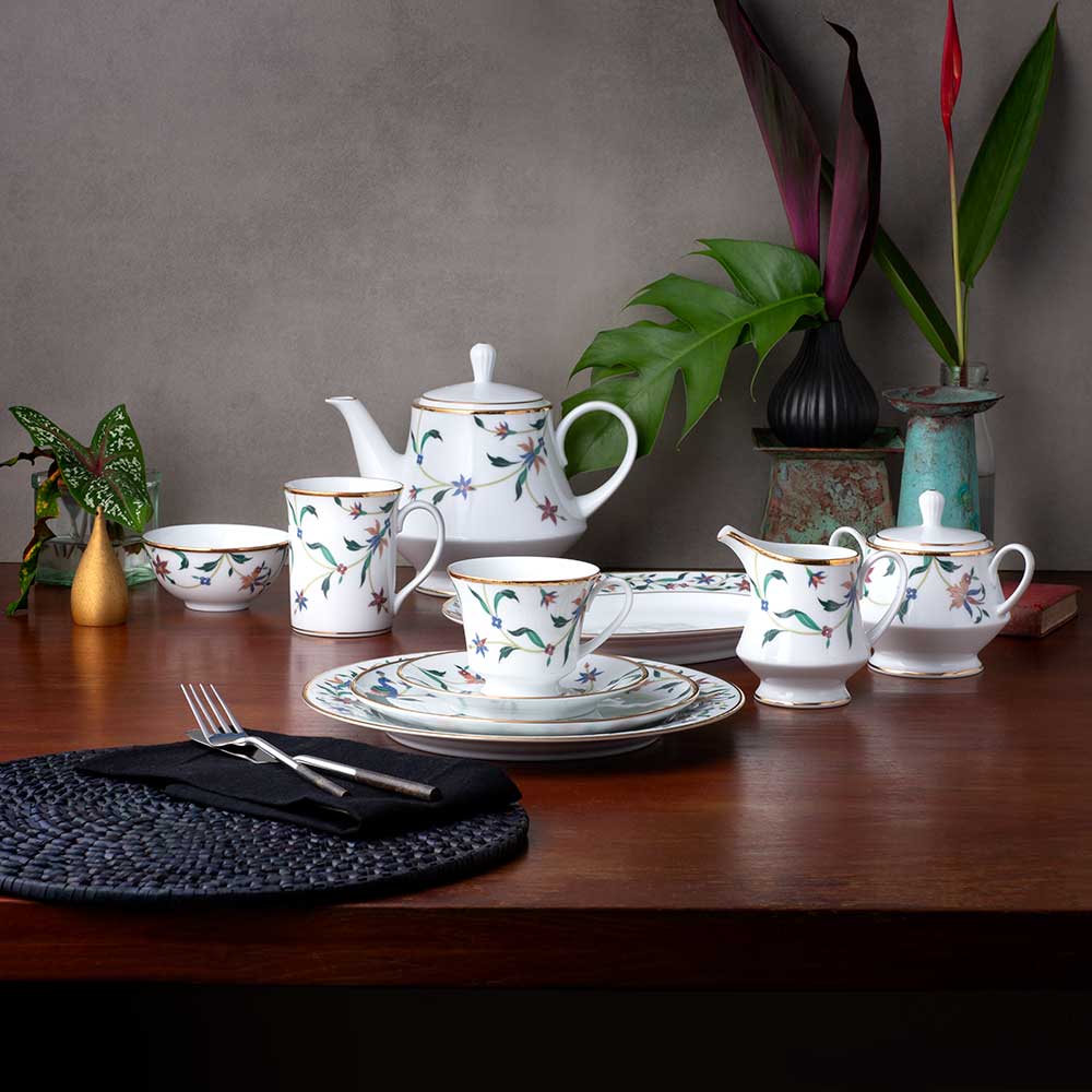 Bountiful Garden Porcelain Dinnerware Set – 21-Piece Formal Dinner Set with Peacock Accents & Gold Lining for 6
