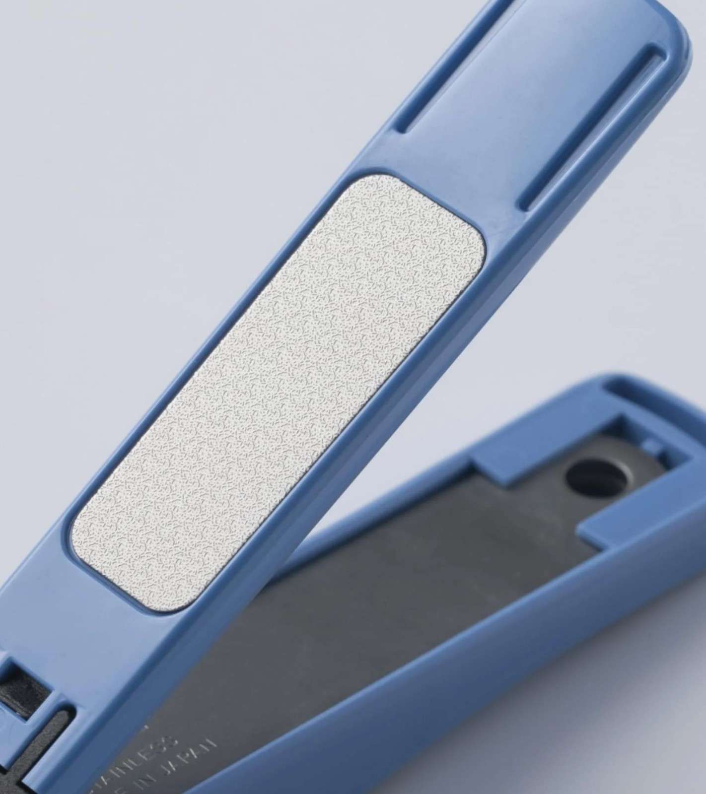 Clipper Standard M – Precision Japanese Nail Cutter, Medium Size, Made in Japan - Blue