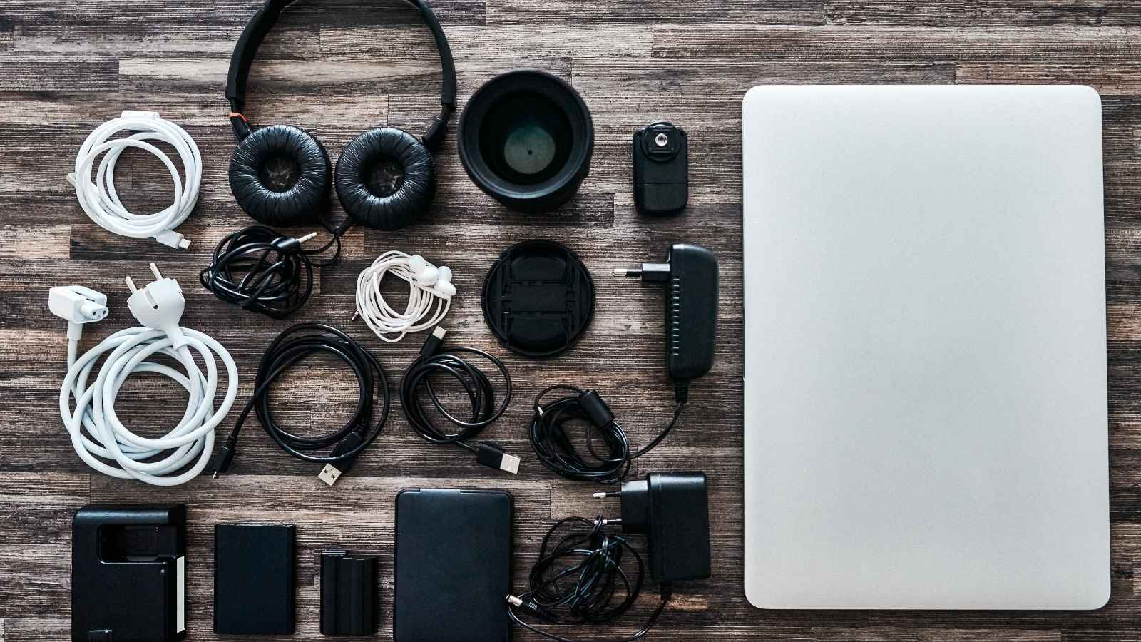 Technology - Cables, Peripherals & Accessories