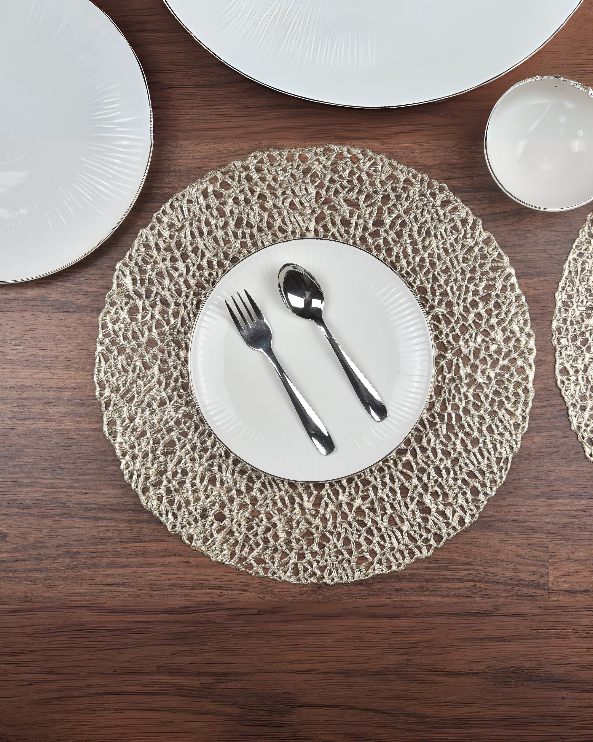 Premsons® Round Table Mat – Elegant Metallic Mesh Placemat | Washable, Wipeable, Non-Slip & Heat-Resistant | Dining Table Mat for Kitchen, Wedding & Party Décor – Gold