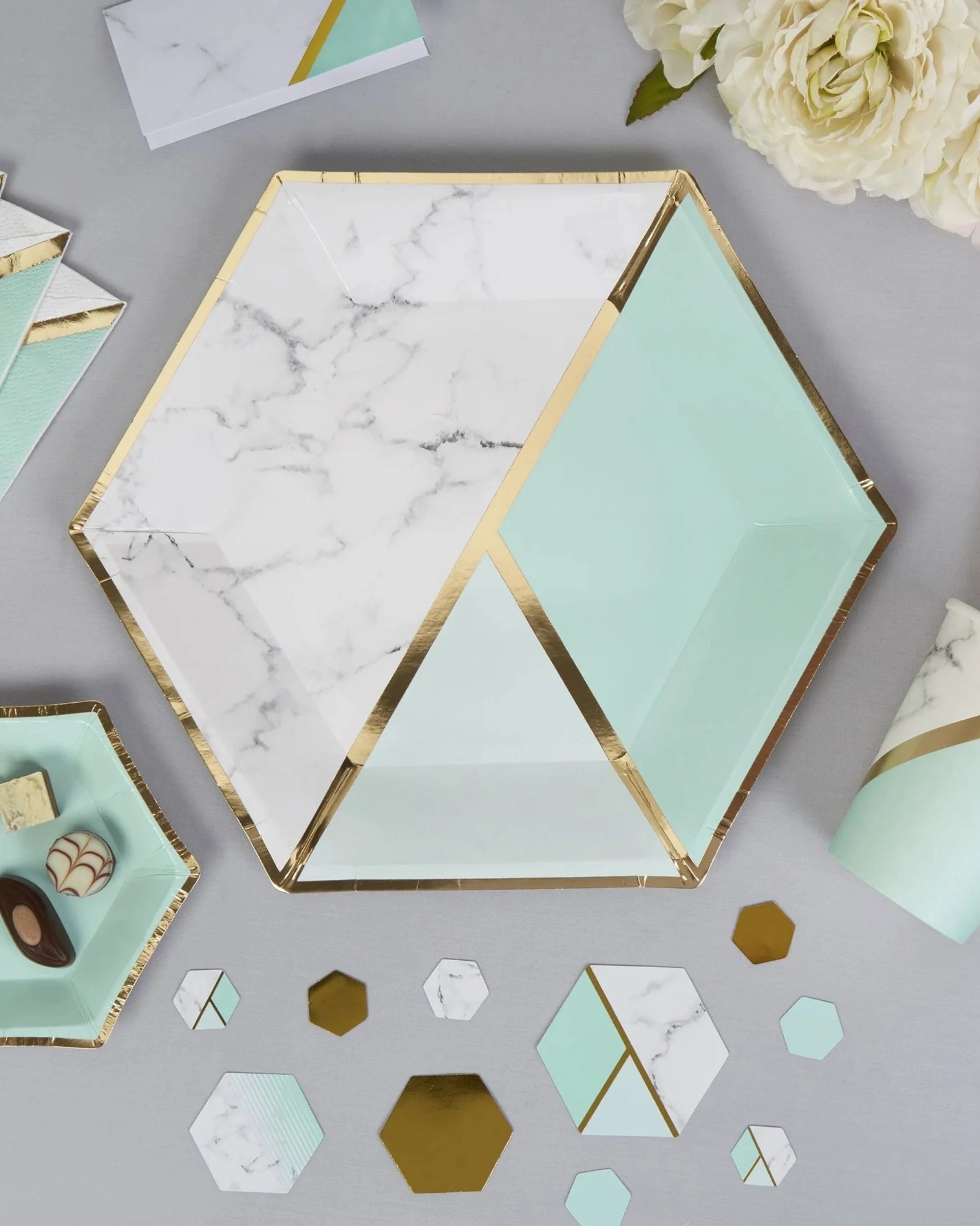 Premsons® 10-Inch Mint Green Colourblock with Gold Large Paper Plates - Birthday, Wedding, Showers Disposable Decorative Party Plates - Pack of 10