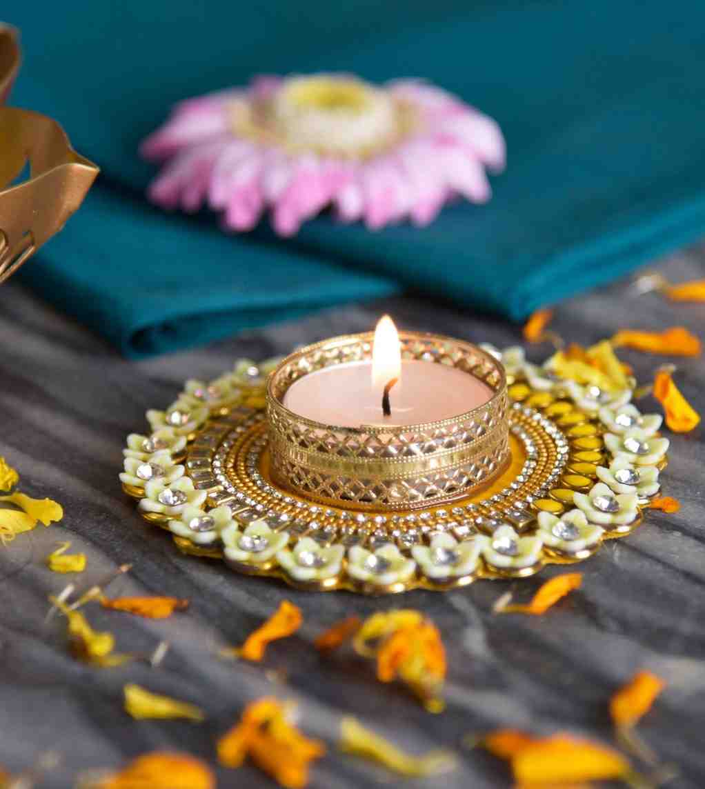 Premsons® Gold Floral Lattice Diya Plate – Luxurious Tealight Holder for Temple Corners