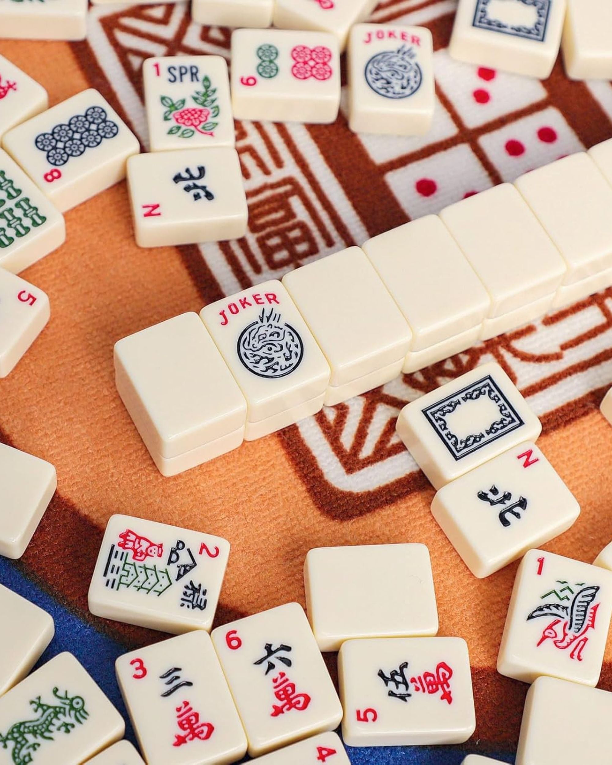 Premsons® American Mahjong Set with Red Mat & Carry Bag  – Full Game Kit with Tiles, Racks, Pushers, Dice & Beginner Instruction Guide – White