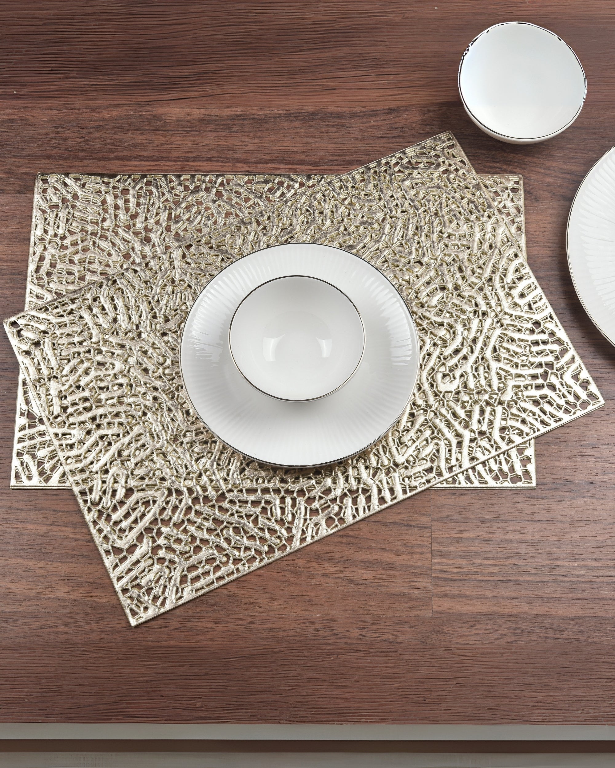 Premsons® Golden Metallic Hollow Design Rectangle Placemat – Washable, Wipeable, Non-Slip & Stain-Resistant Table Mat for Dining, Kitchen, Wedding & Party Décor
