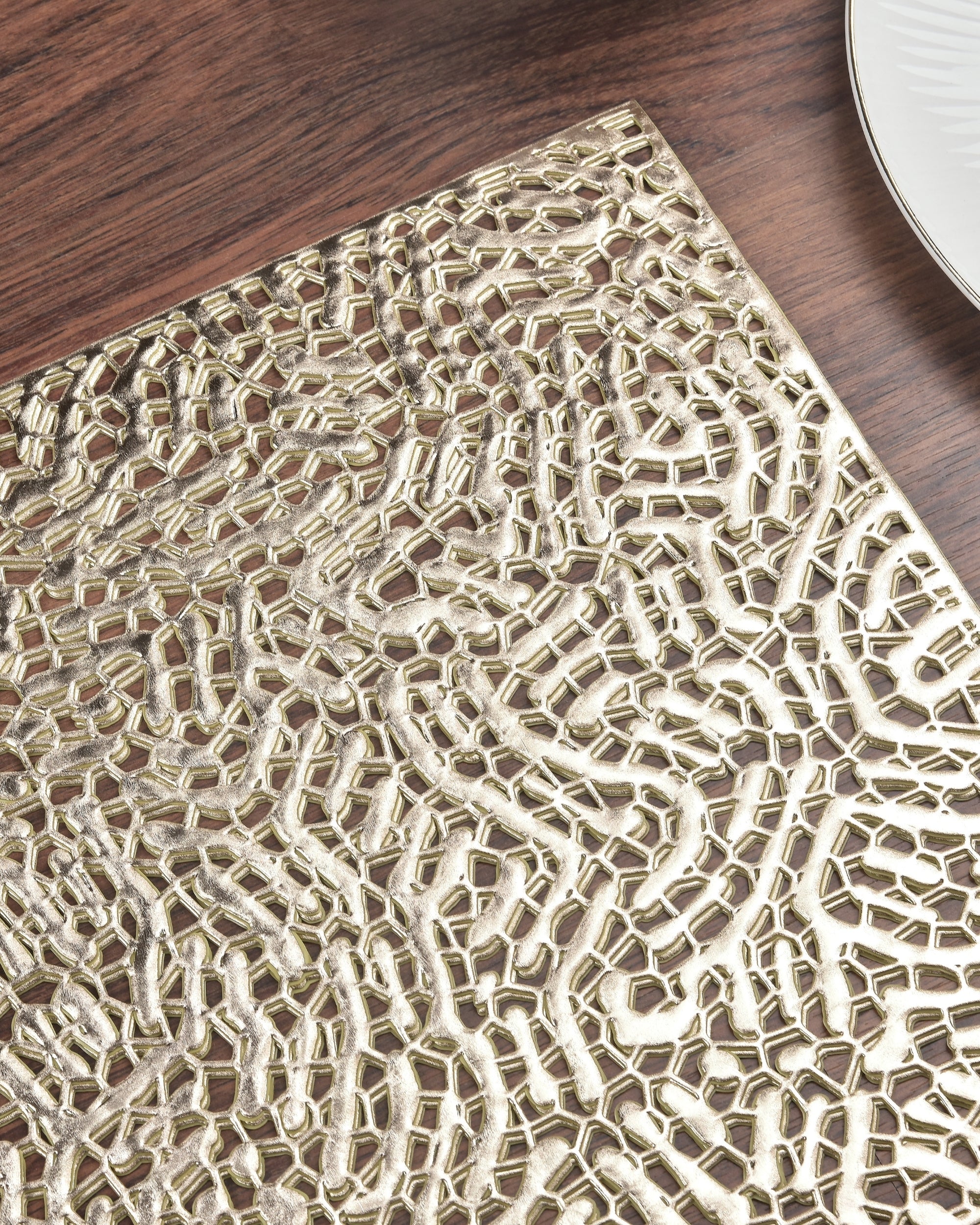 Premsons® Golden Metallic Hollow Design Rectangle Placemat – Washable, Wipeable, Non-Slip & Stain-Resistant Table Mat for Dining, Kitchen, Wedding & Party Décor