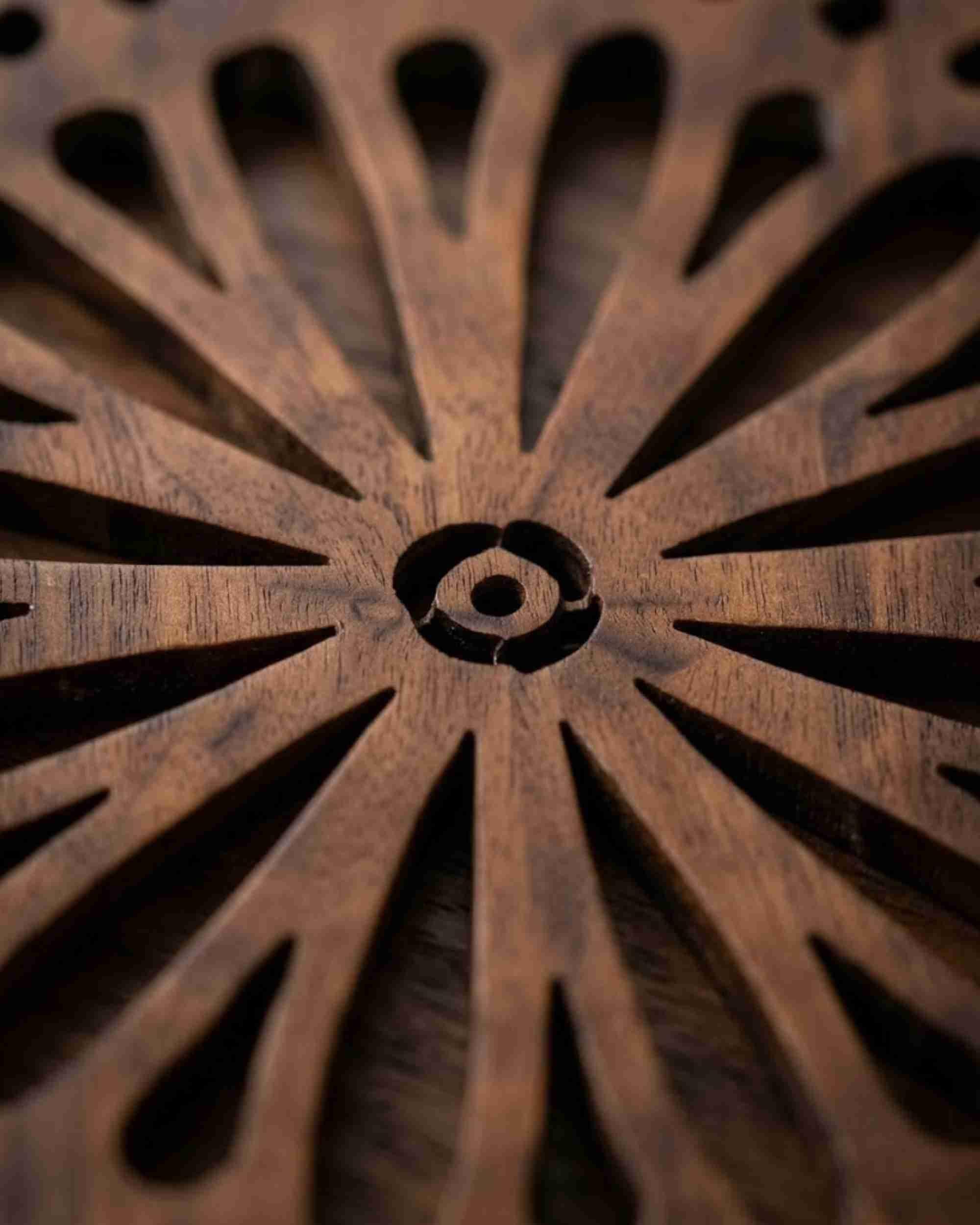 Premsons® Sunflower Inspired Wooden Trivet | Dark Brown Round Decorative Pot Holder | Heat Resistant Wooden Table Mat for Kitchen & Dining