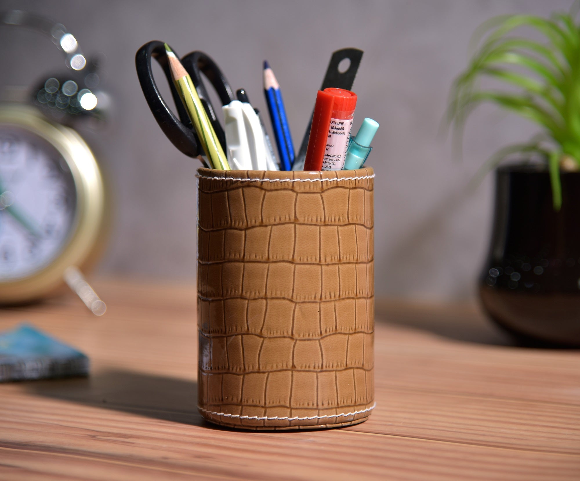 Premsons® Croc Texture Pen Stand - Elegant Beige Croc-Embossed Leatherette Desk Organizer for Home & Office - Durable Faux Leather Stationery Holder