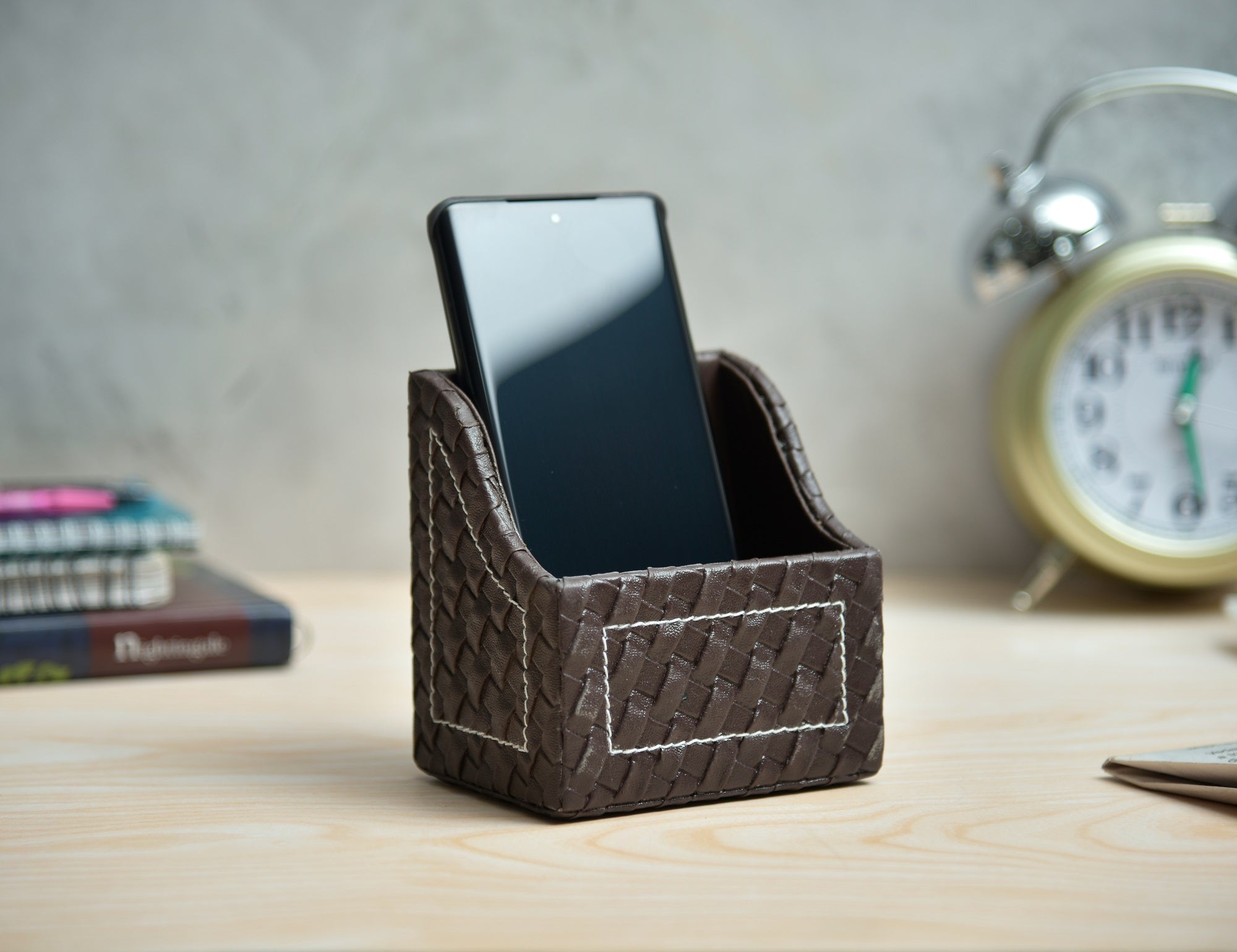 Premsons® Faux Leather Mobile Stand – Premium Woven Design Card Holder for Desk – Stylish Single Compartment Organizer for Phone & Essentials – Brown