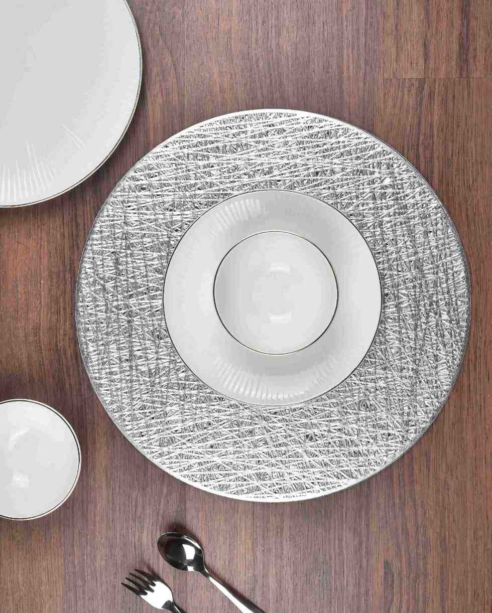 Premsons® Round Table Mat – Elegant Metallic Mesh Placemat | Washable, Wipeable, Non-Slip & Heat-Resistant | Dining Table Mat for Kitchen, Wedding & Party Décor – Silver