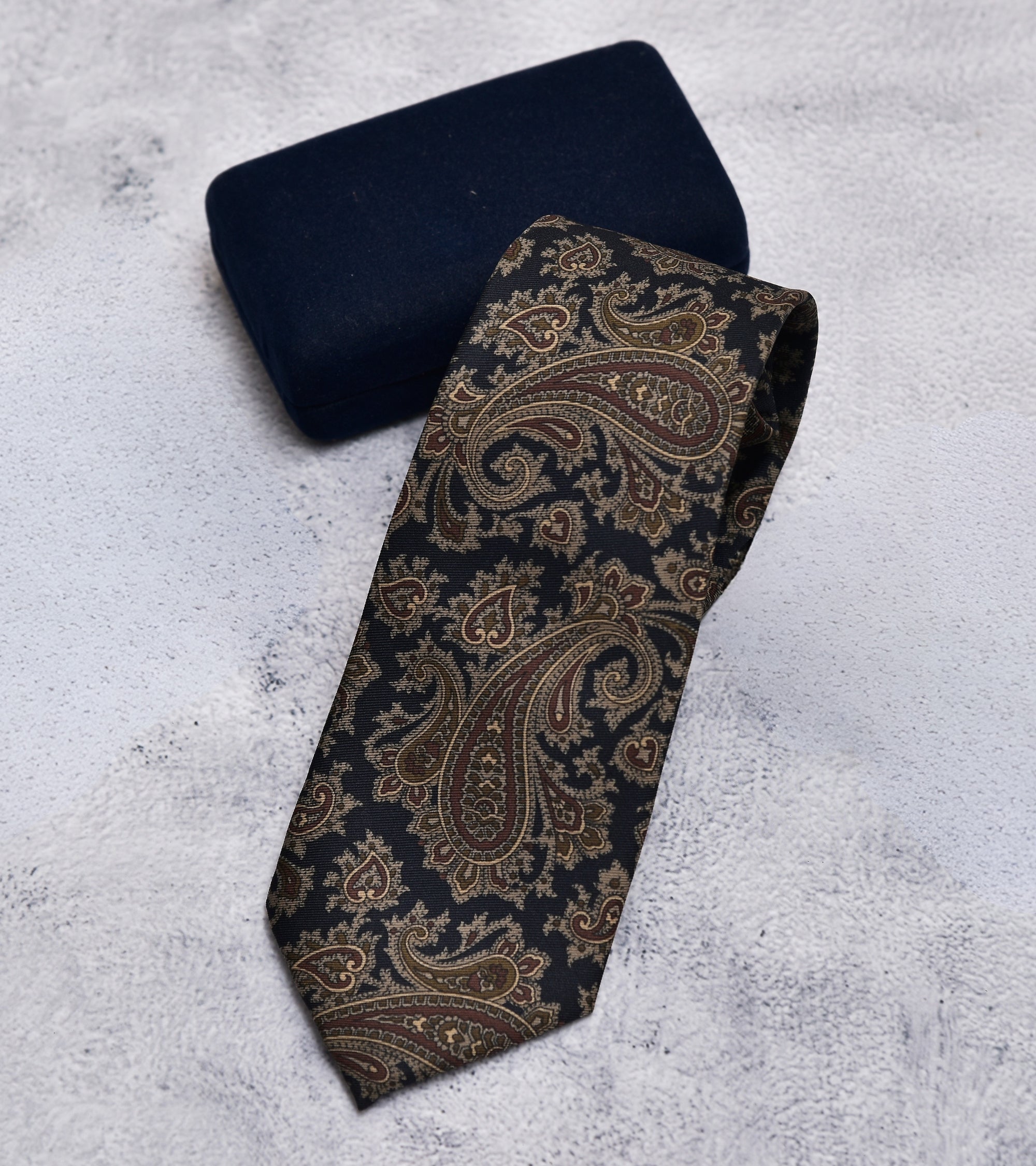 Premsons® Classic Paisley Print Tie – Black & Gold Regular Size Neck Tie for Men | Elegant Formal & Party Wear Accessory