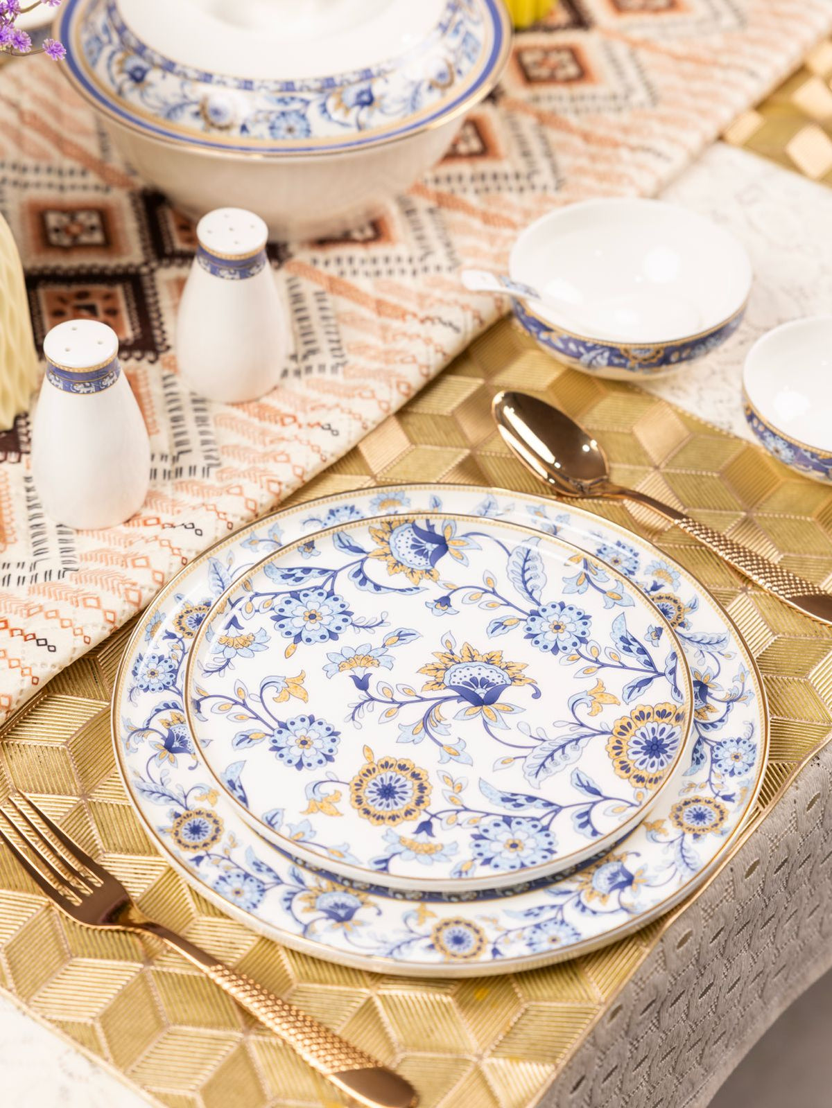 Premsons® Blue and White Floral Breakfast Plate Set with 1 Large Plate and 6 Small Plates