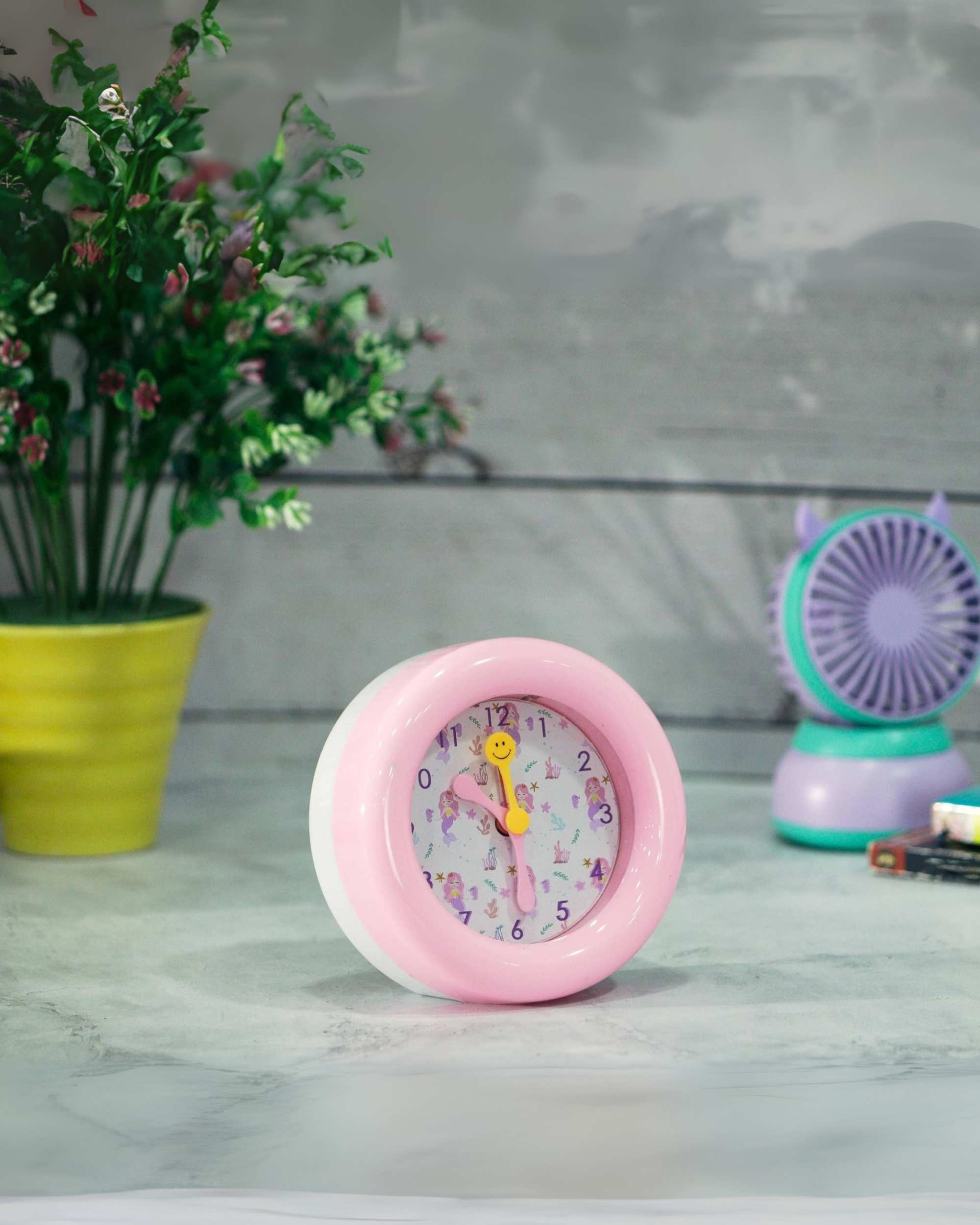 Premsons® Table Clock for Kids - Girls Bedroom Beep Alarm Clock - Loud Bell Alarm for Children Study Table - Bed Watch for Heavy Sleepers - Round Shape - Assorted Colours