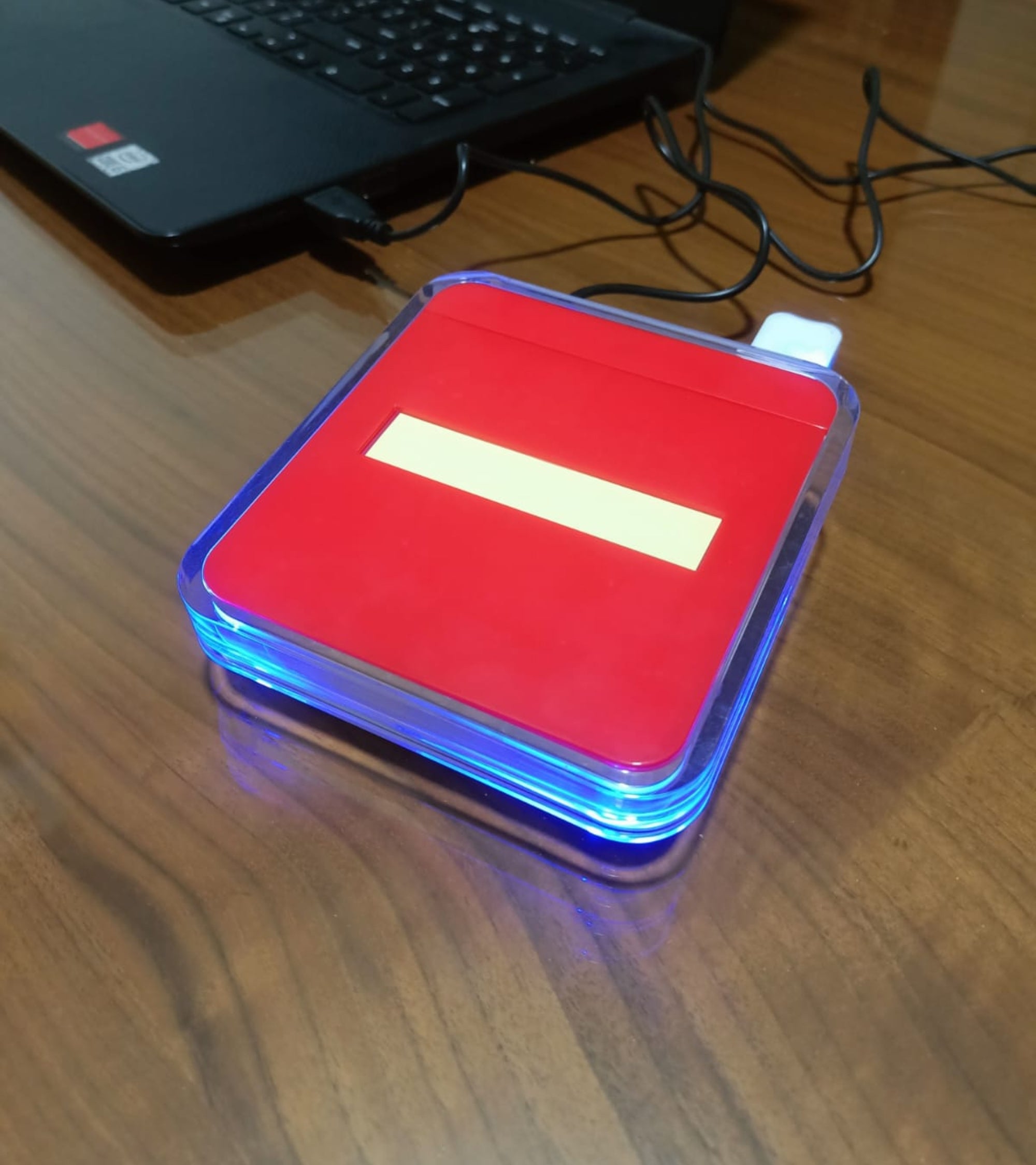 Premsons® Desktop USB Turbo Charger Hub with Blue LED Light and Sticky Note Dispenser