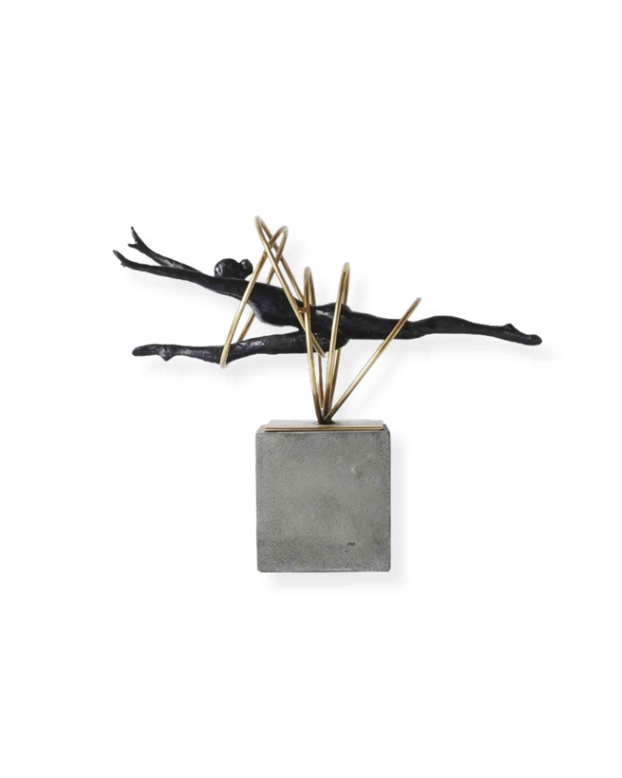 Premsons® Aerial Loop Balance Sculpture – Resin & Metal Art Figurine – Black & Gold