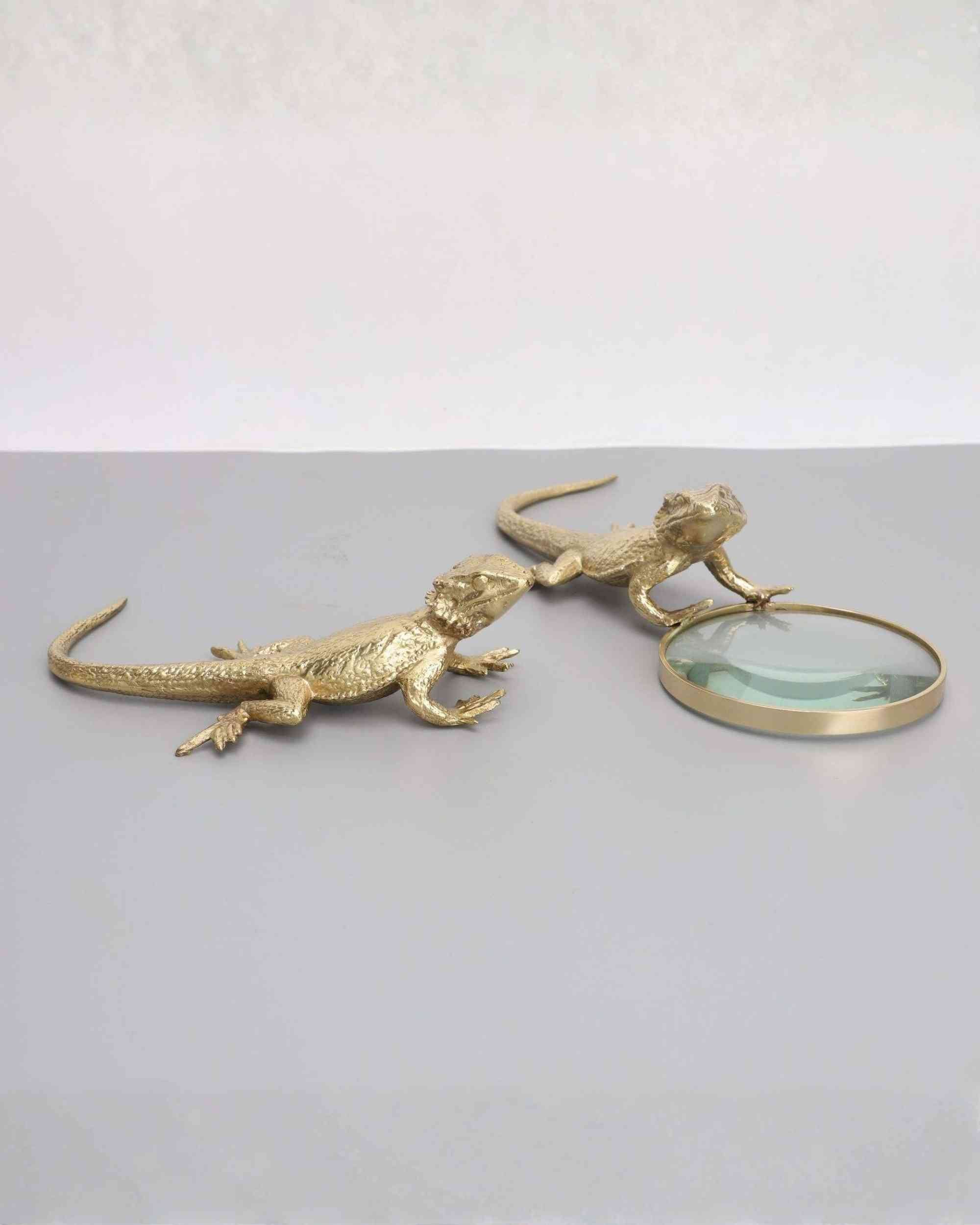 Premsons® Curio Lizard Magnifier Tray Showpiece – Metal Decorative Accent – Gold