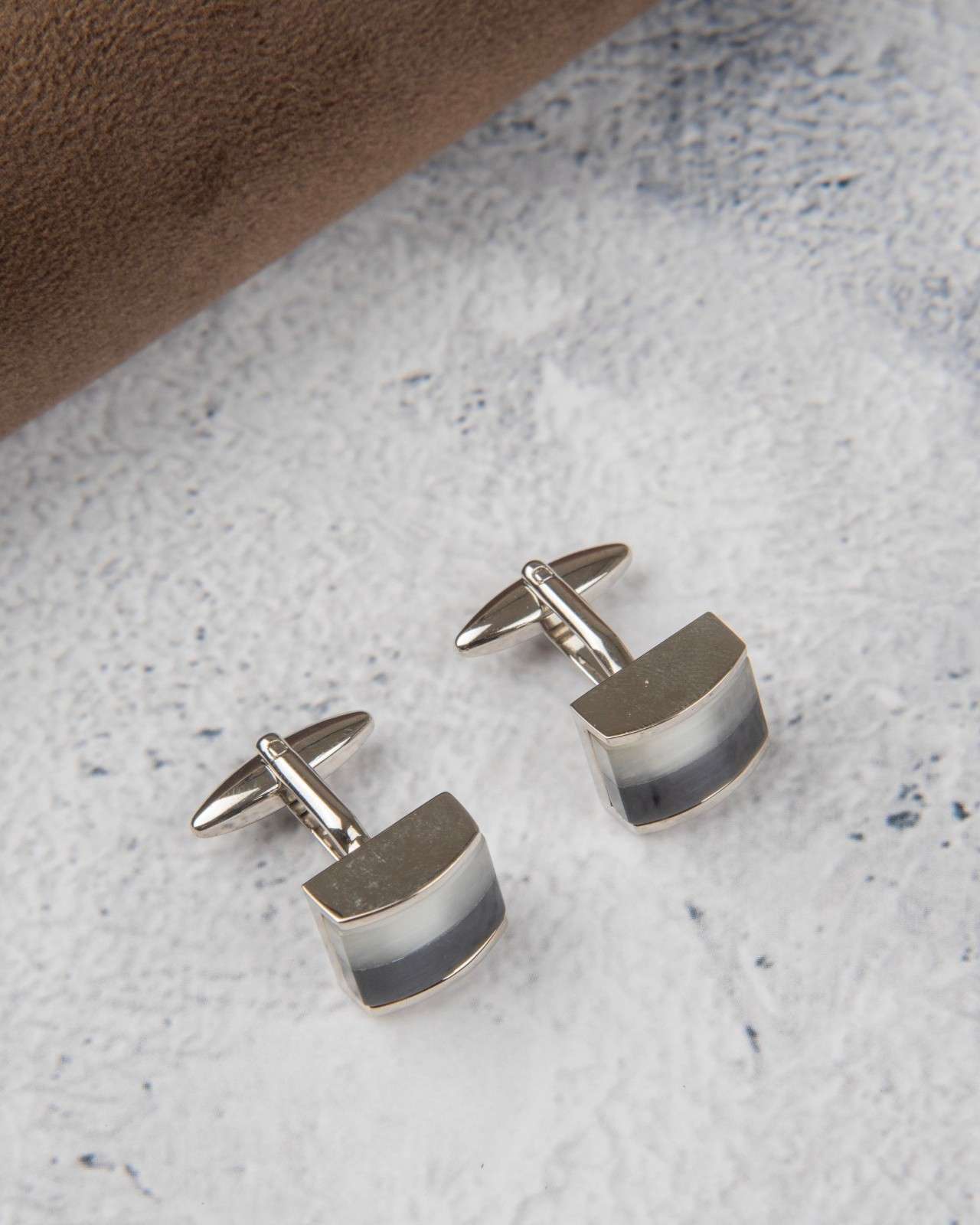 Premsons® Men’s Curved Rectangular Silver Tone Cufflinks with Gradient Inlay, Modern Formal Wear Shirt Accessories – Grey