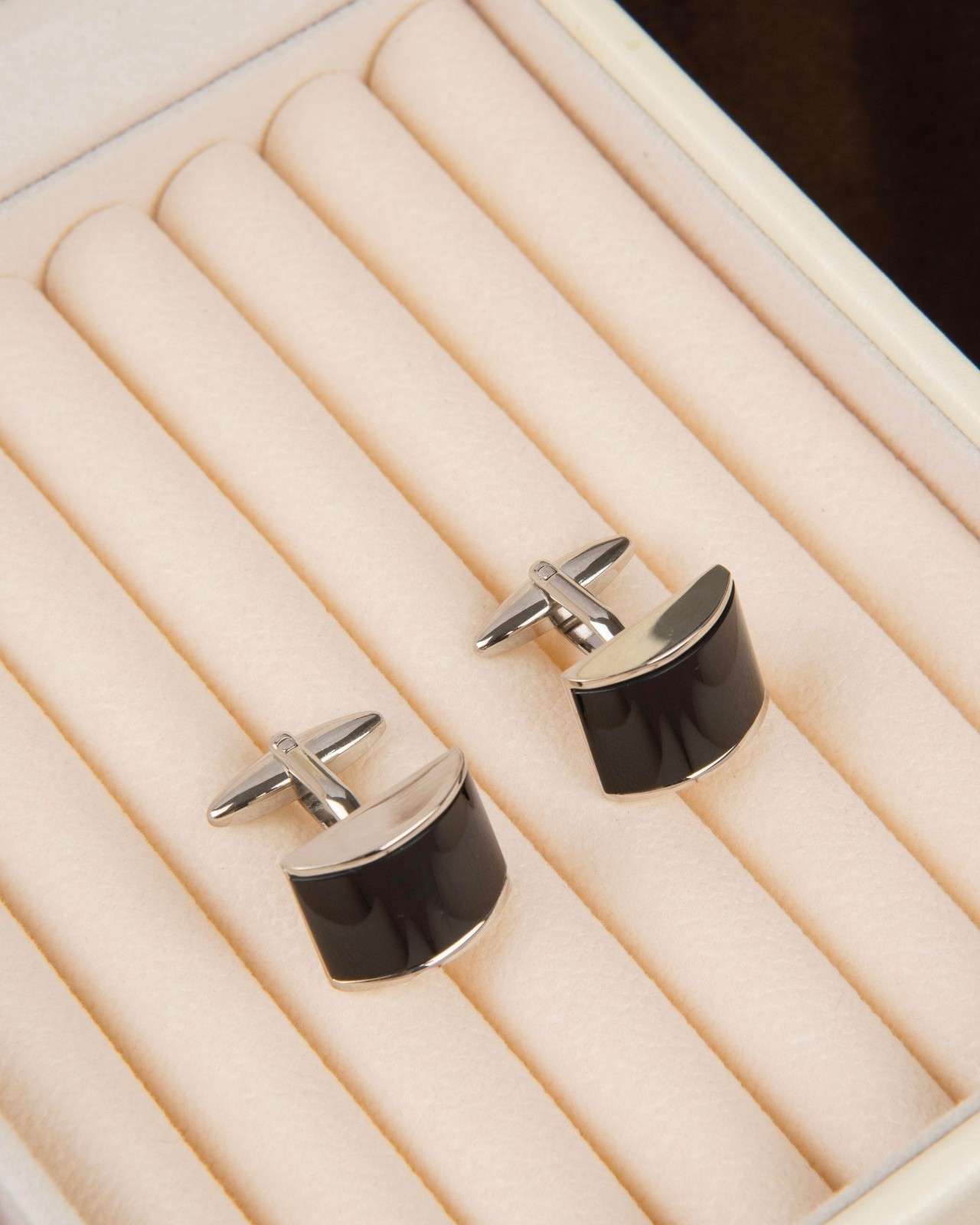 Premsons® Men’s Curved Rectangular Silver Tone Cufflinks with Smooth Enamel Finish, Minimalist Formal Shirt Accessories – Black