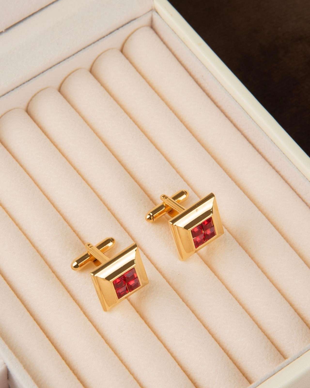 Premsons® Men’s Gold Tone Square Cufflinks with Crystal Mosaic Centre, Premium Formal Wear Accessories for Weddings & Parties – Red
