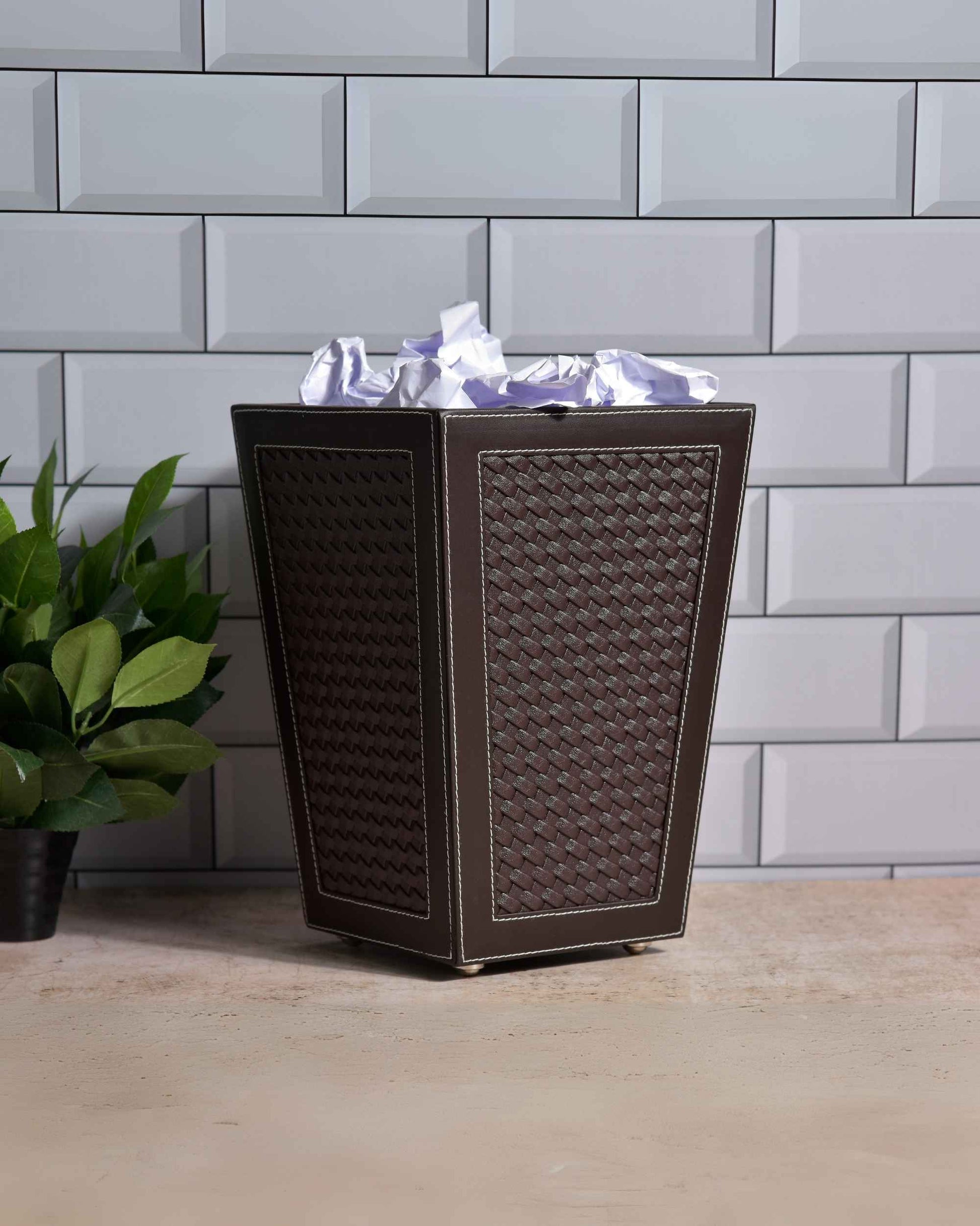 Cone-shaped faux leather woven dustbin with hinged-lid handles, dark brown/black