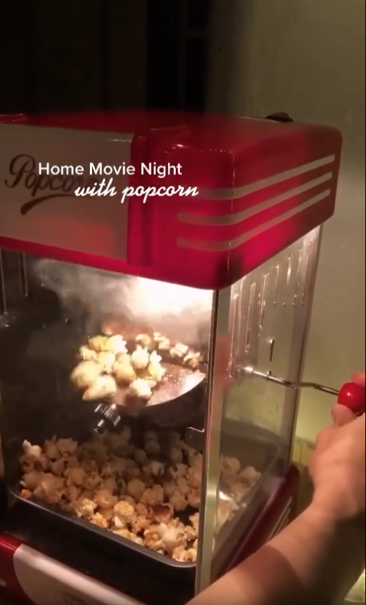Popcorn maker for movie night popcorn at home